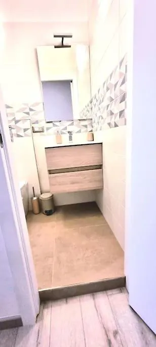 Dream Apartments Fantastico Appartamento Milano Con 2 Camere Matrimoniali E 2 Bagni Privati 0*,  İtalya
